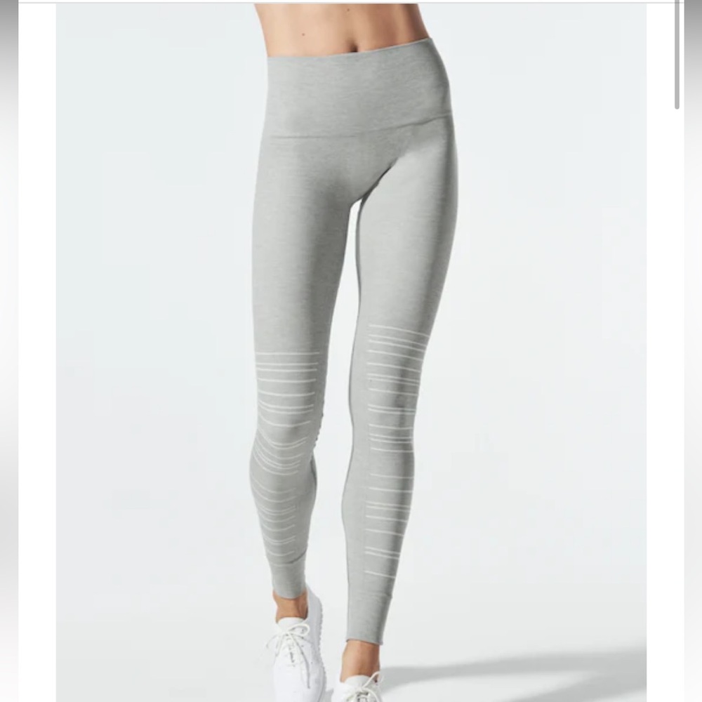 Blanqi sport support hipster cuffed leggings small